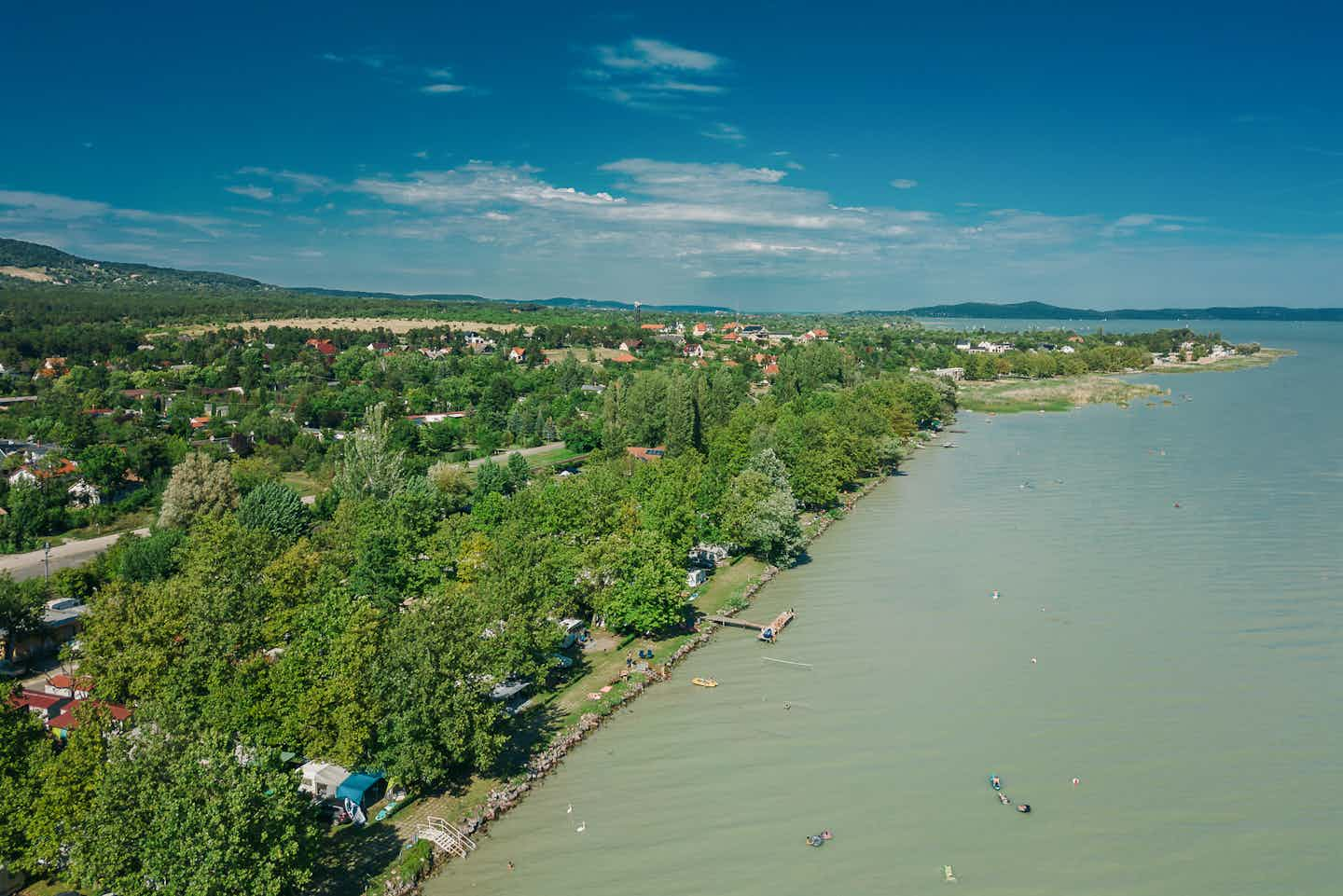 Balatontourist Camping Strand-Holiday