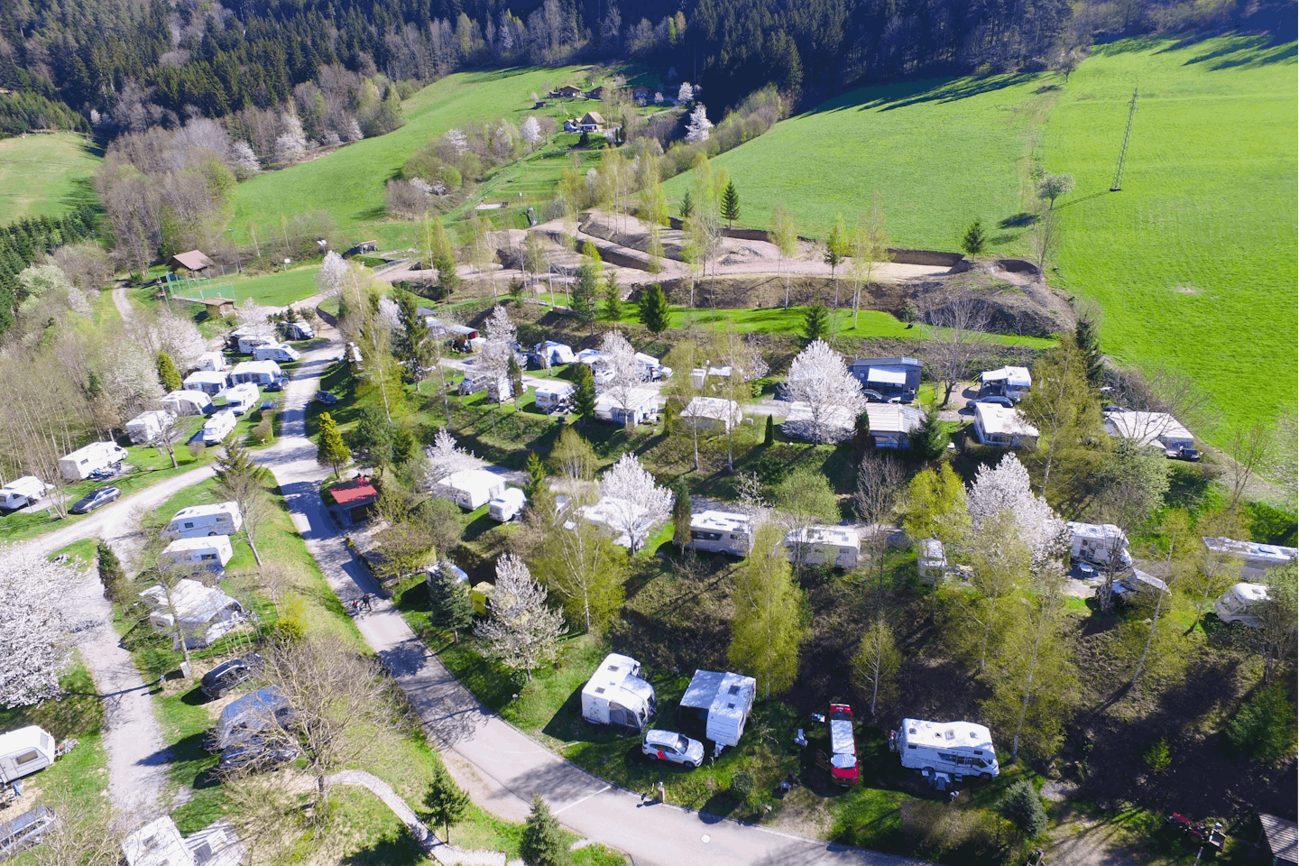 Trendcamping Wolfach-Halbmeil - Luftaufnahme des Campingplatzes
