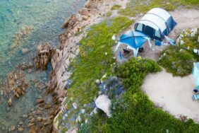 Die besten FKK-Strände für Camper in Sardinien