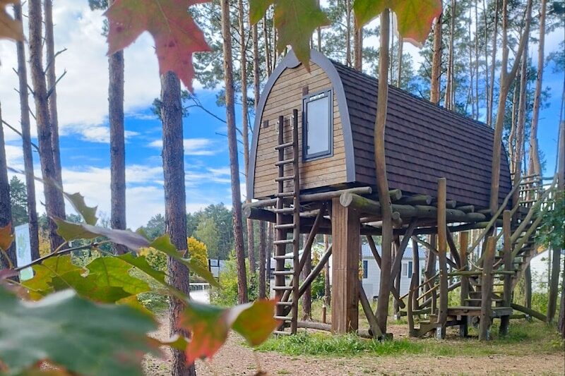 Übernachten im Baumhaus Hafencamp Senftenberger See